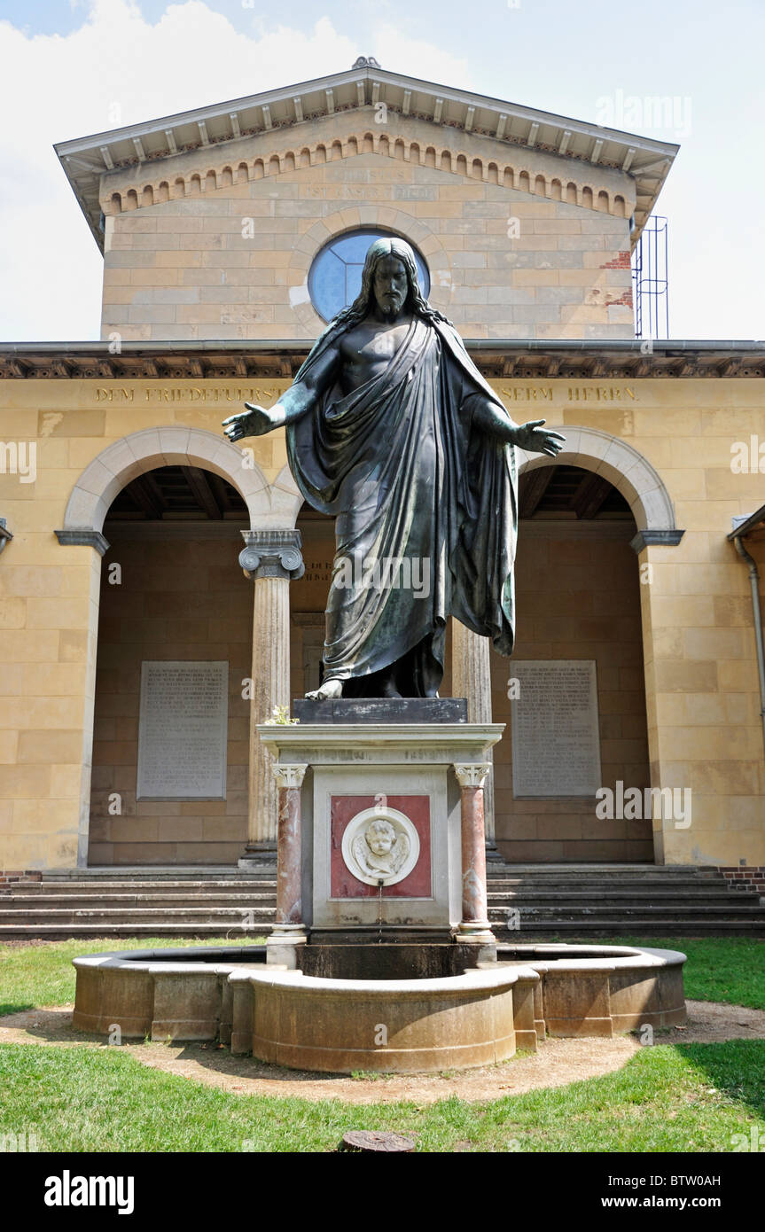 Statue du Christ sur la fontaine dans l'église de la Paix situé dans le palace de parc de Sanssouci à Potsdam, Allemagne Banque D'Images