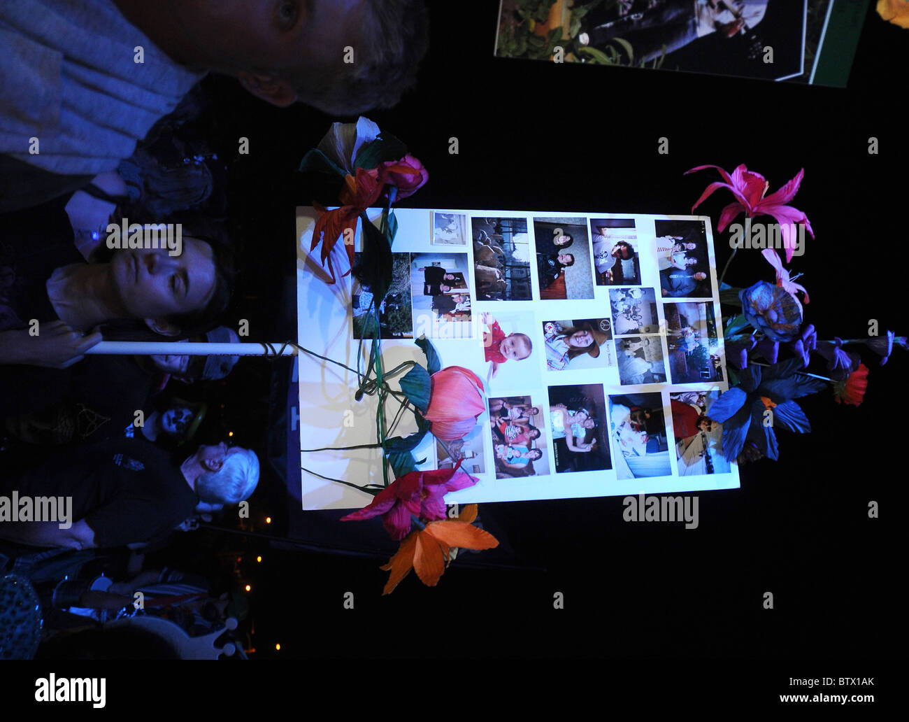 Les participants de la Procession toutes les âmes l'honneur du défunt à Tucson, Arizona, USA. Banque D'Images