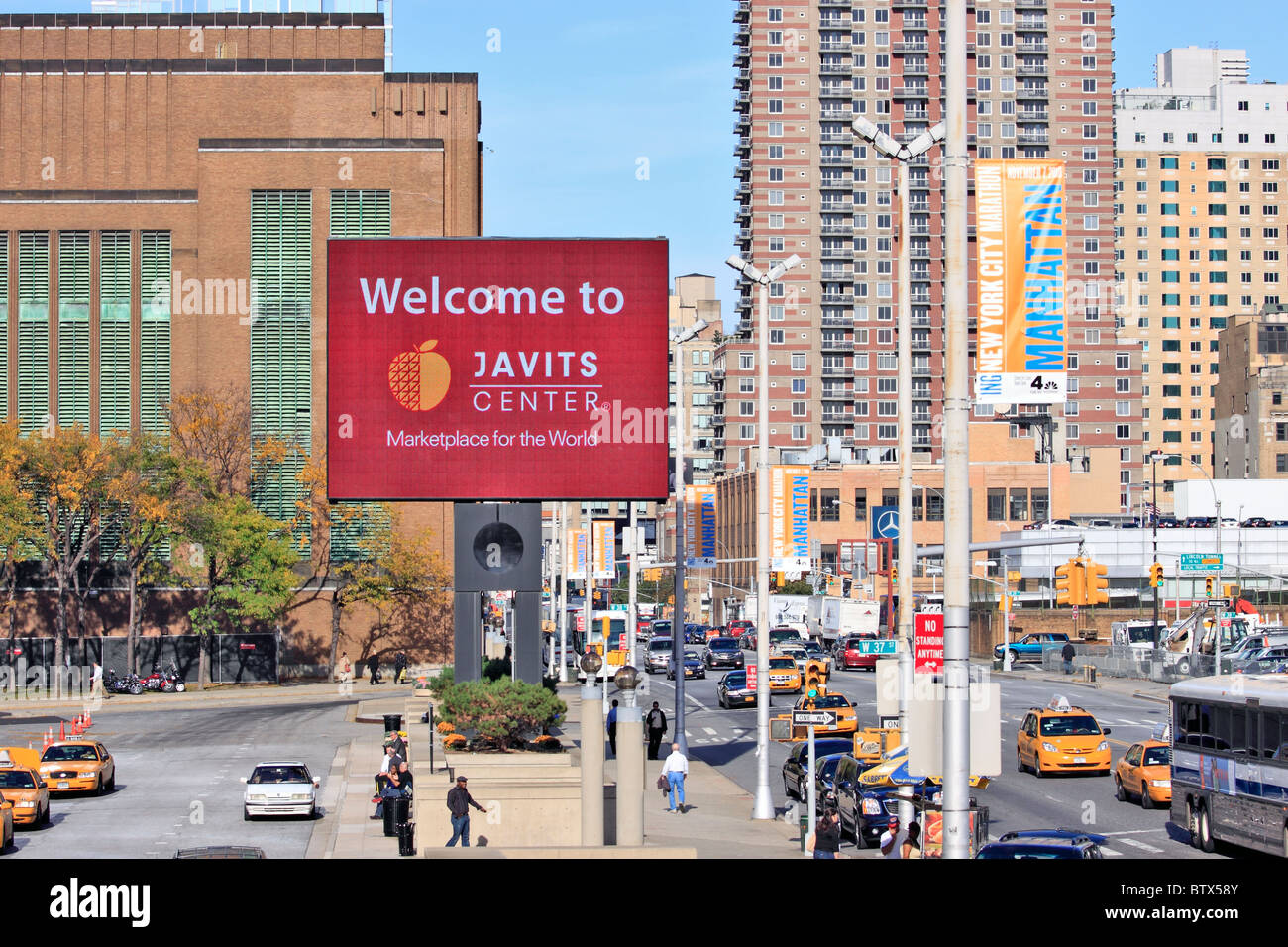 Enseigne à l'extérieur du Jacob Javits Convention Center, New York City Banque D'Images