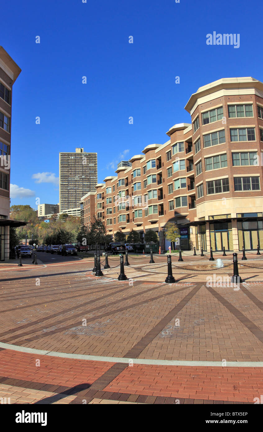 River Walk Plaza Port Imperial New Jersey de l'autre côté de la rivière Hudson forme Mid-town Manhattan Banque D'Images