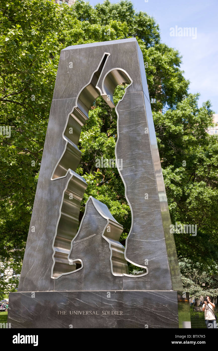 Le Soldat universel sculpture dans Battery Park Banque D'Images