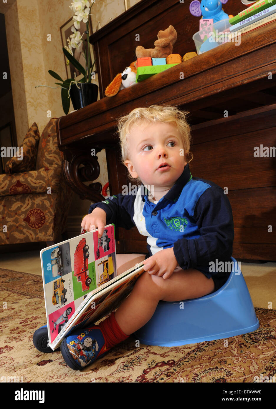 La Formation De Pot Bebe Garcon Photo Stock Alamy