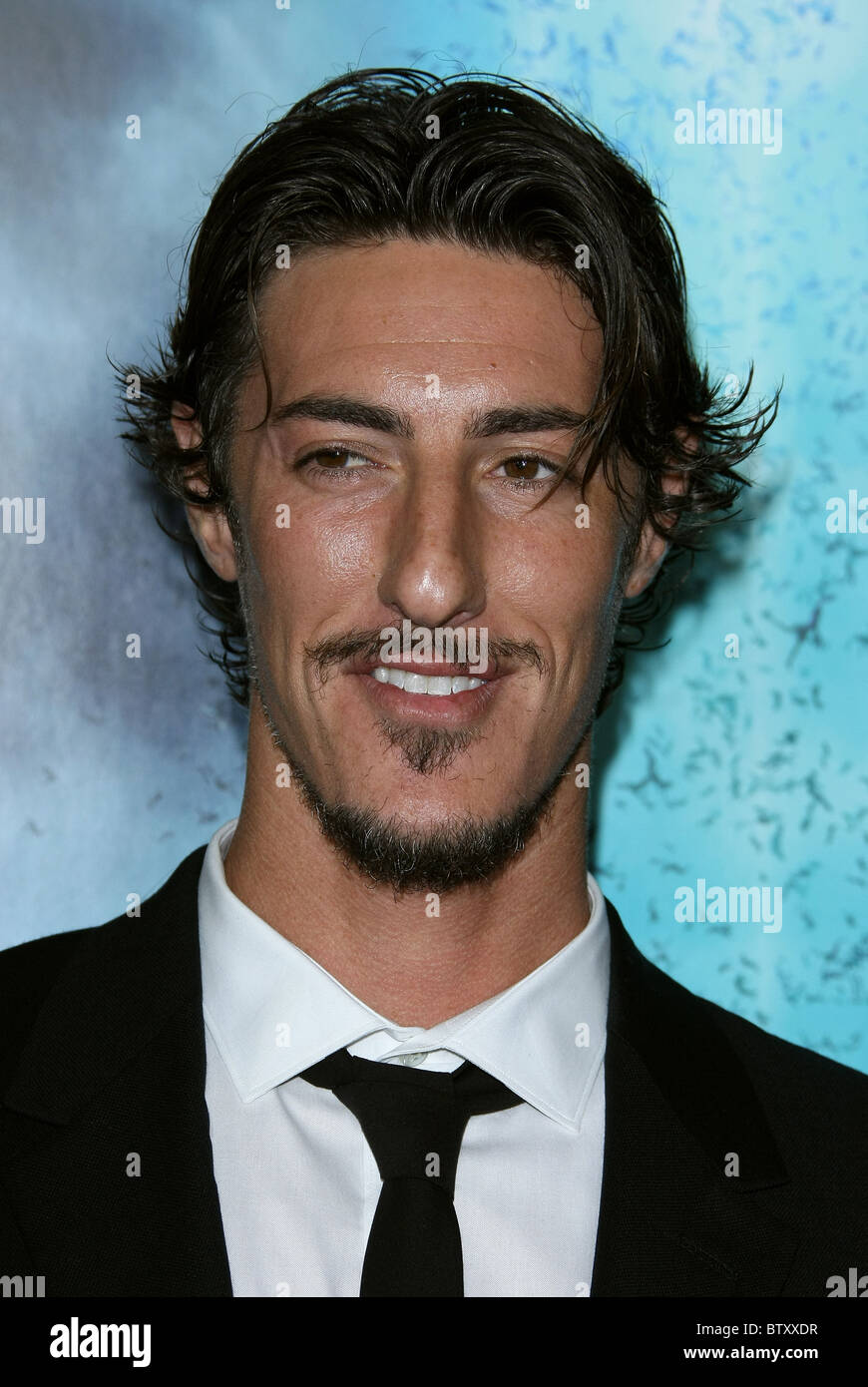 ERIC BALFOUR SKYLINE PREMIÈRE MONDIALE LE CENTRE-VILLE DE LOS ANGELES CALIFORNIA USA 09 novembre 2010 Banque D'Images