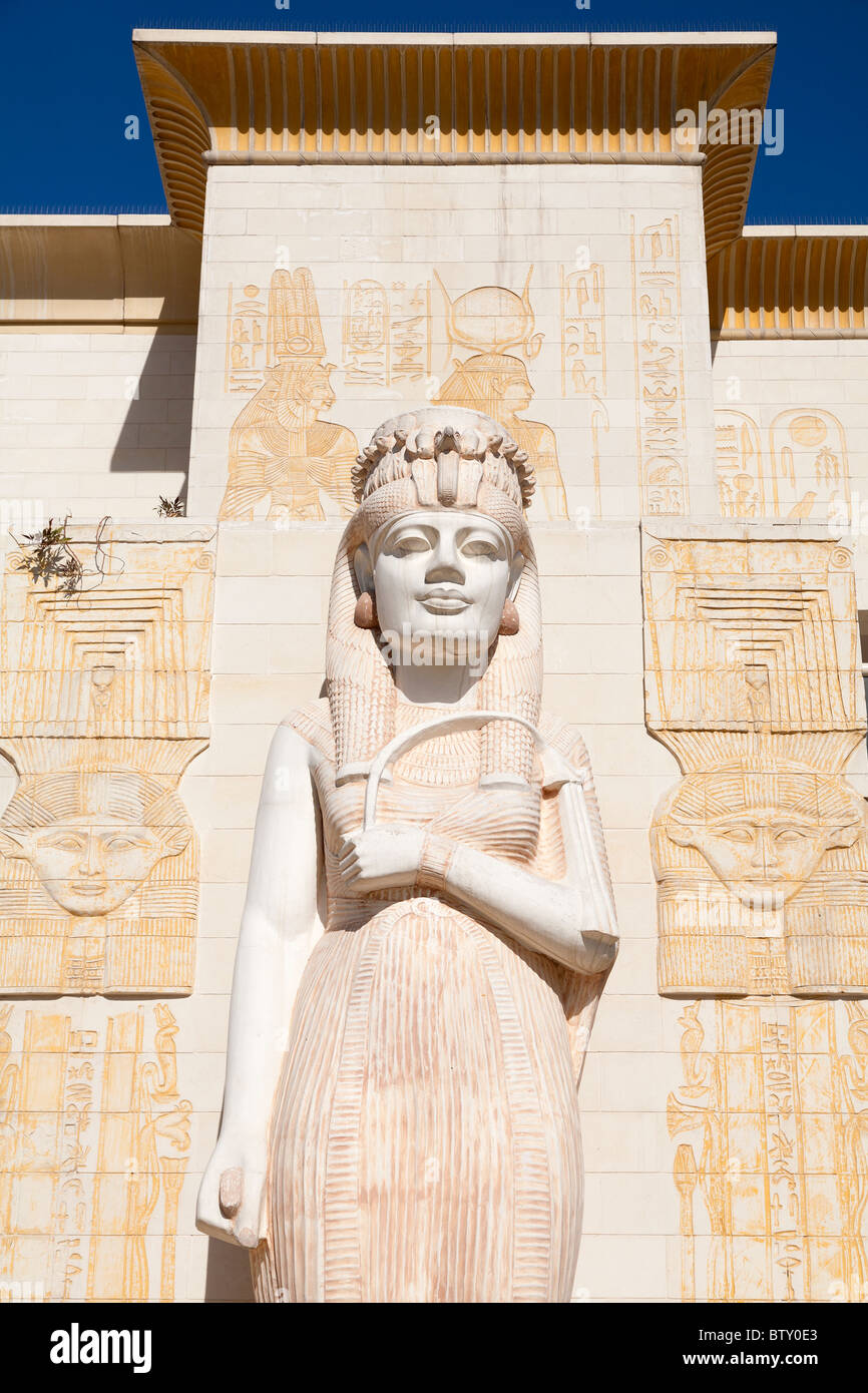 Fausse sculpture égyptienne, Centre Commercial Wafi City Dubai Banque D'Images
