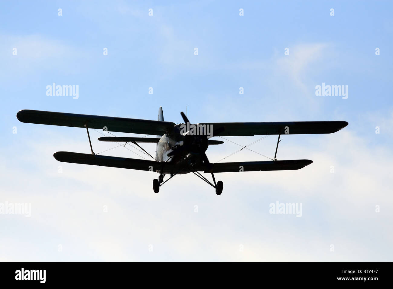 Double-decker , avions Antonov An-2 dans l'air. Banque D'Images