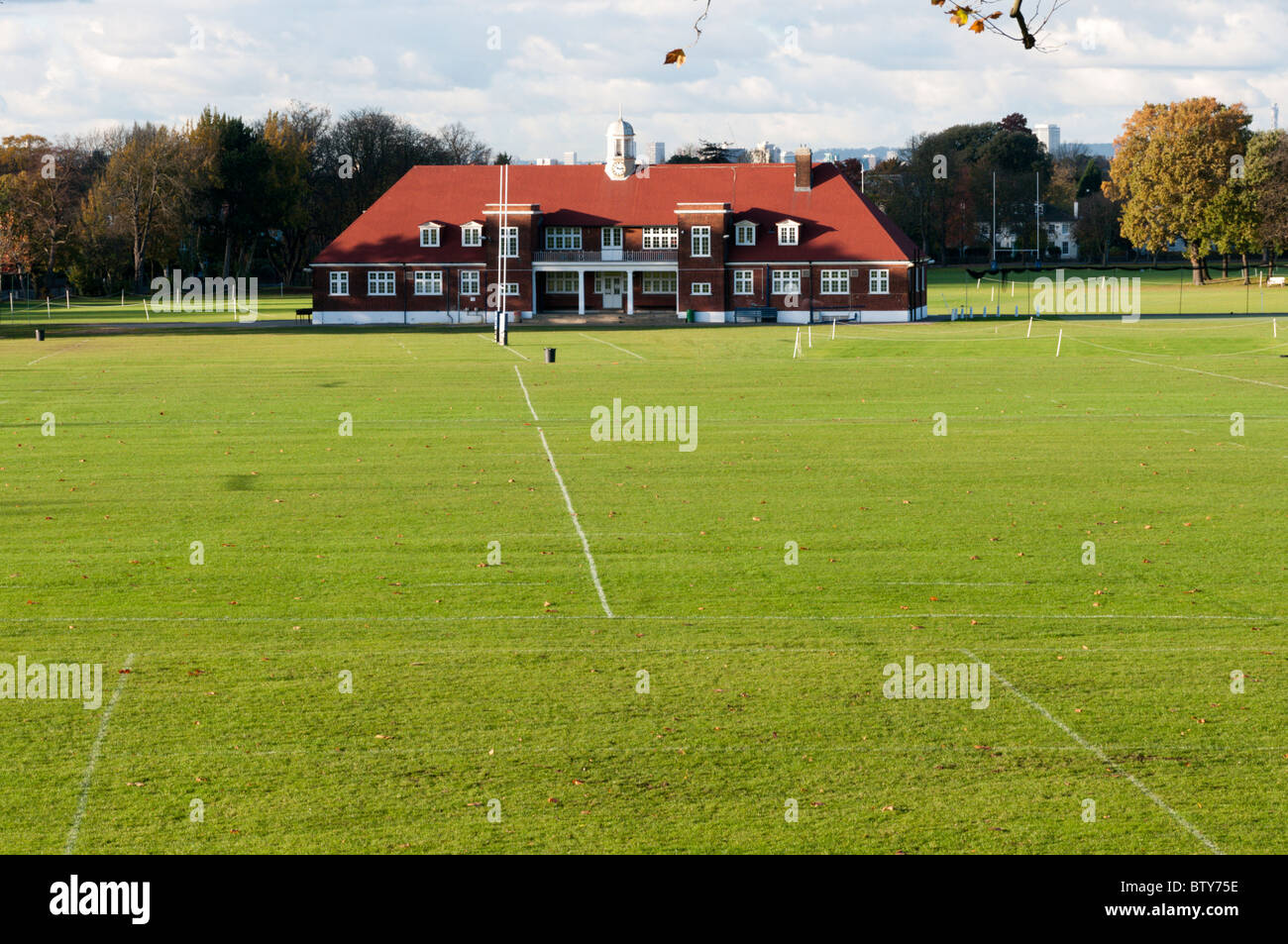 Le pavillon et les terrains de jeu de Dulwich College dans le sud de Londres Banque D'Images