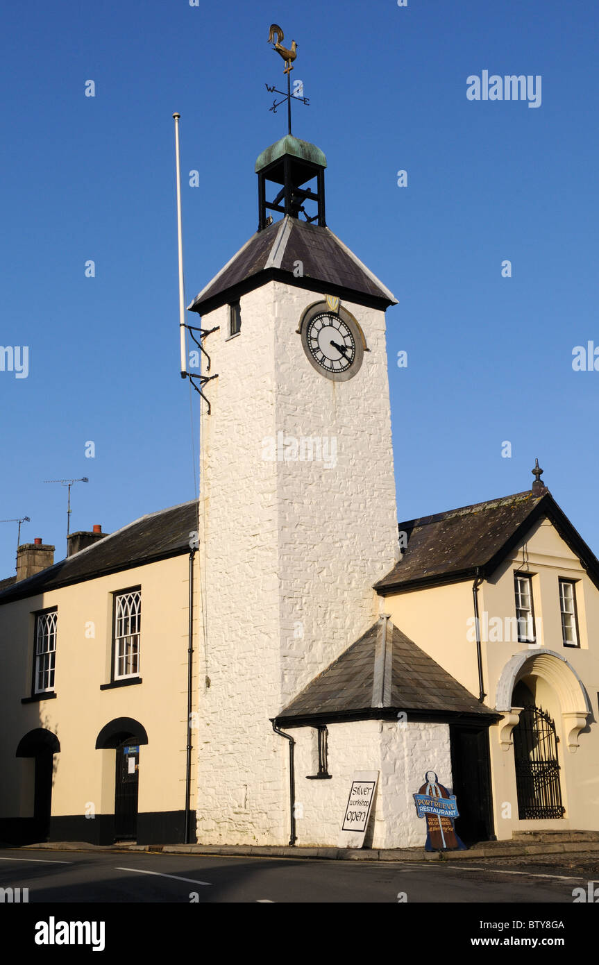 Tour de l'horloge de Carmarthen, rue King lieu de rencontre pour les Société Carmarthenshire Carmarthen Wales Cymru UK GO Banque D'Images