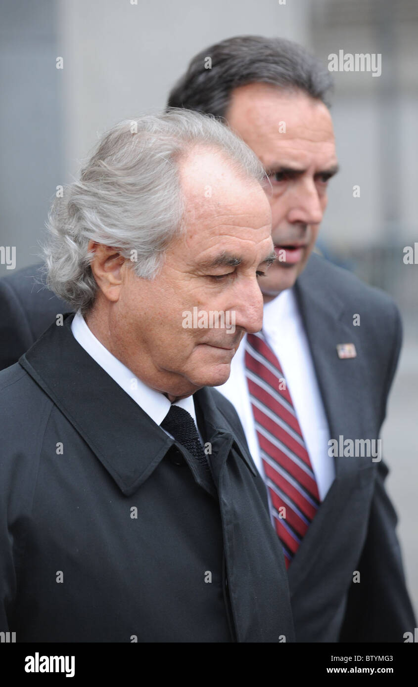 Bernie Madoff plaide coupable à 11 chefs d'accusation de fraude Banque D'Images