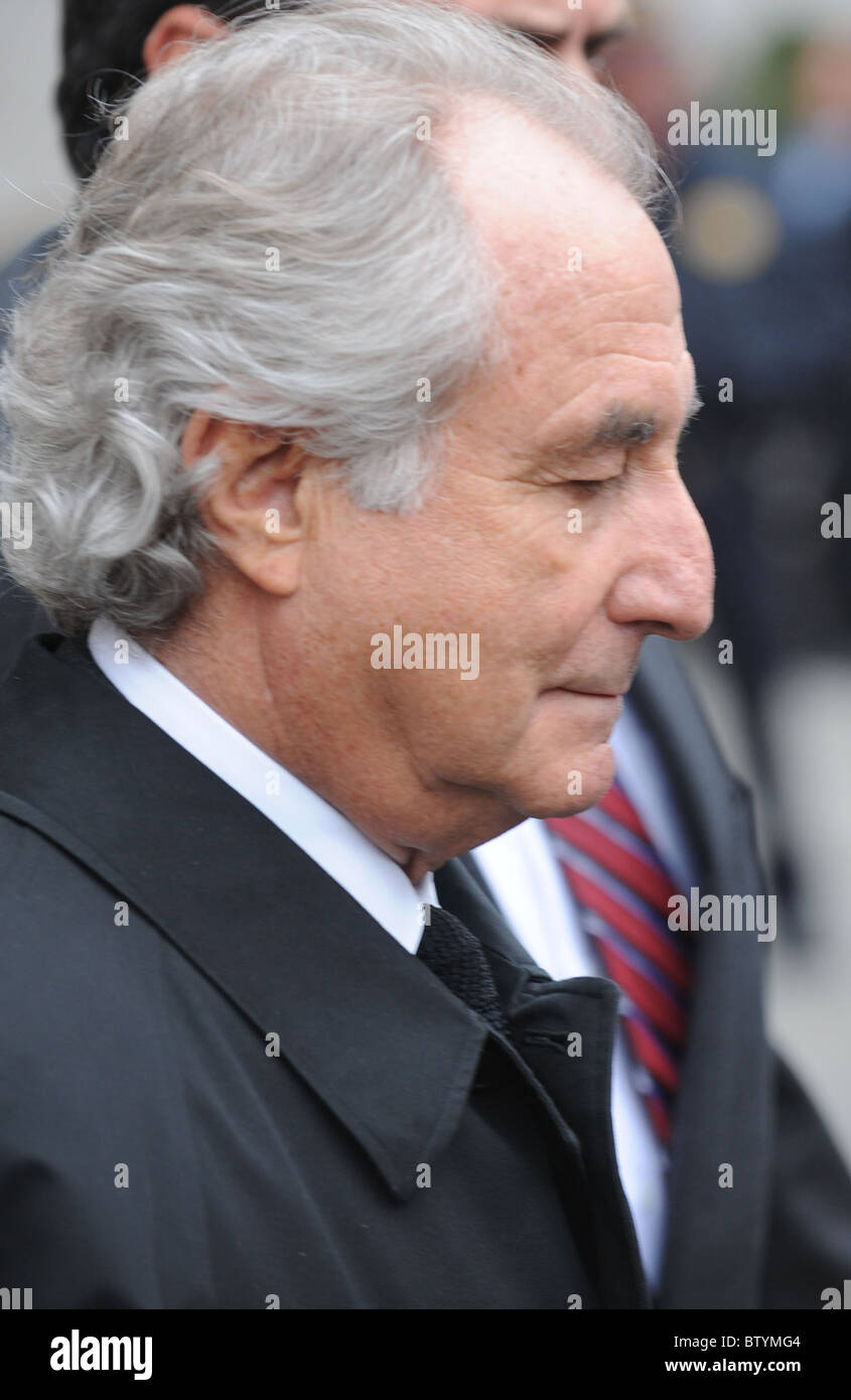 Bernie Madoff plaide coupable à 11 chefs d'accusation de fraude Banque D'Images