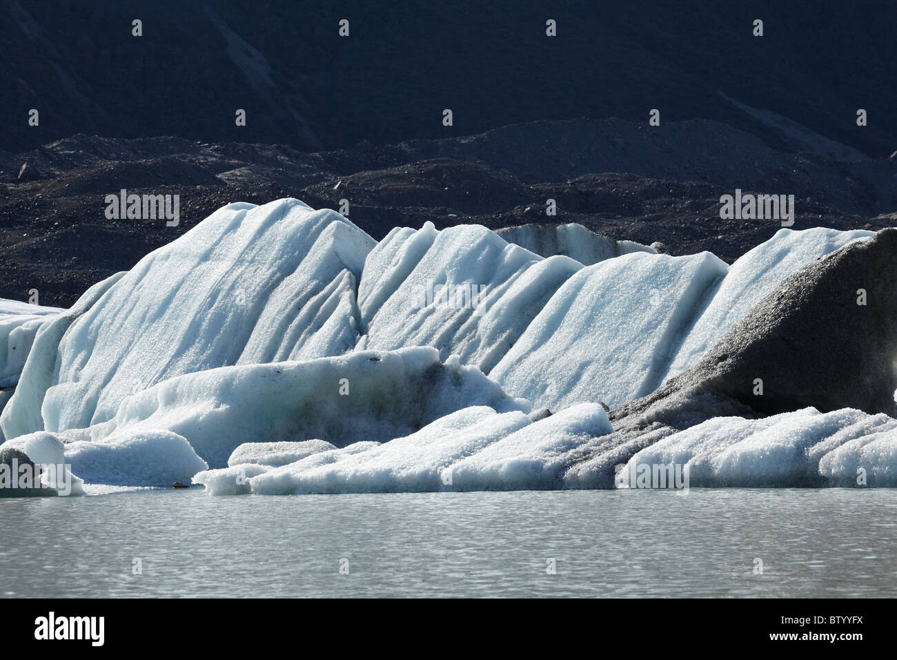 Des icebergs dans le lac Terminal du Glacier Tasman Aoraki / Mt Cook, Parc National, Canterbury, île du Sud, Nouvelle-Zélande Banque D'Images