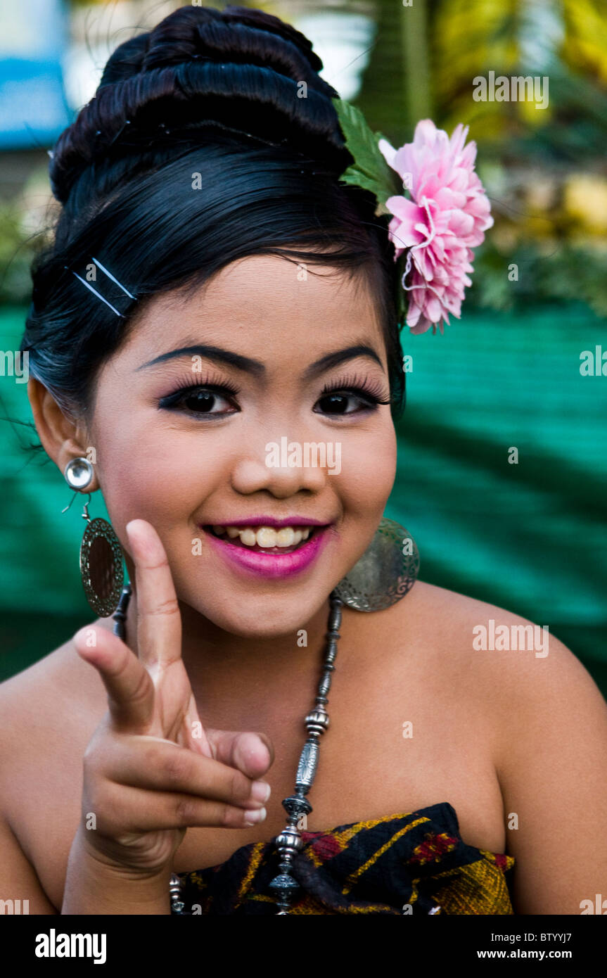 Belles filles thaïlandaises lors d'un concours de beauté. Banque D'Images