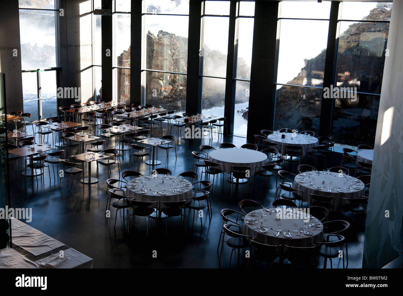 Assiette bleue café restaurant à l'intérieur de l'intérieur Banque de  photographies et d'images à haute résolution - Alamy