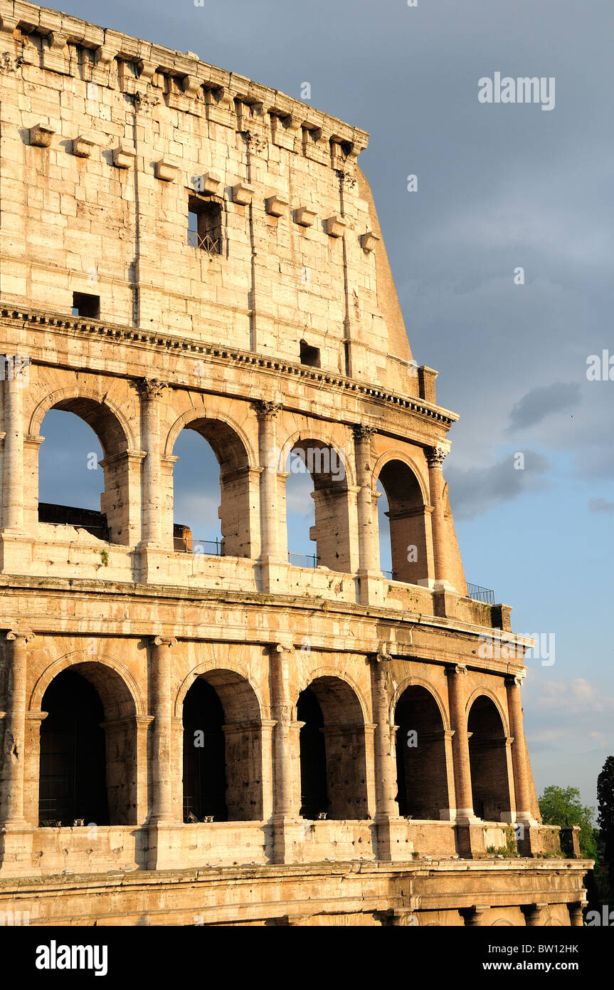 L'article de Colosseum où tous les quatre étages sont intacts Banque D'Images