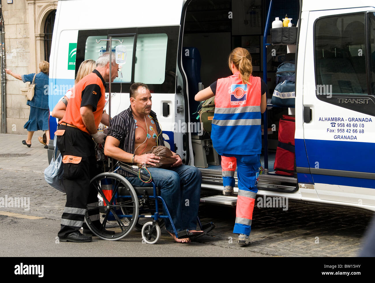 Premiers soins Grenade Andalousie Espagne hôpital ambulance médecin patient Banque D'Images
