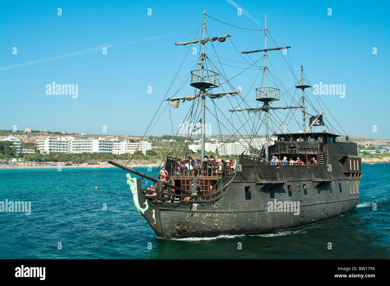 Le navire de la Perle Noire du film Pirates des Caraïbes en Agia-Napa, Chypre port. Méditerranée, Chypre, Europe Banque D'Images