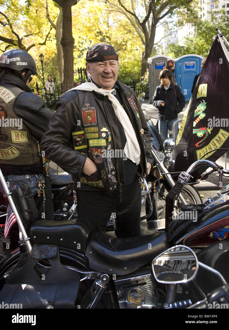 Défilé des anciens combattants, 5e Avenue, New York City. Membre de la Nam Knights, Marine Vietnam Vets monter des motos dans le défilé. Banque D'Images