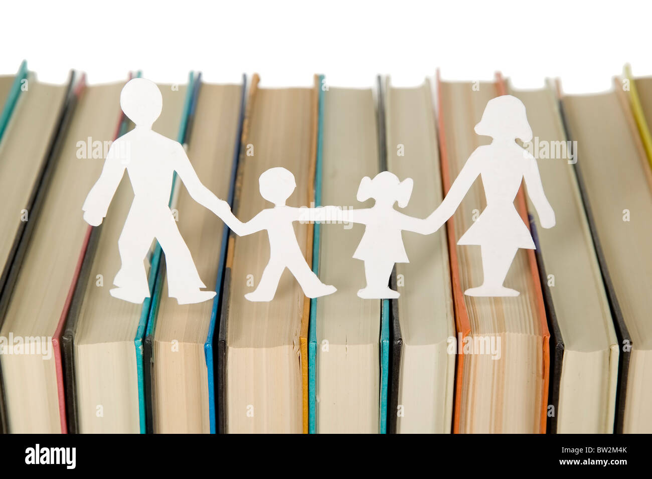 Les chiffres de la famille fait d'un papier d'arrière-plan, thème de l'école livres Banque D'Images