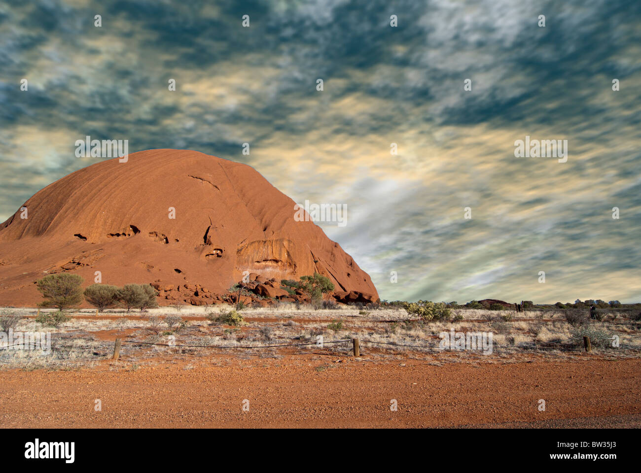 Jour nuageux dans l'outback australien Banque D'Images
