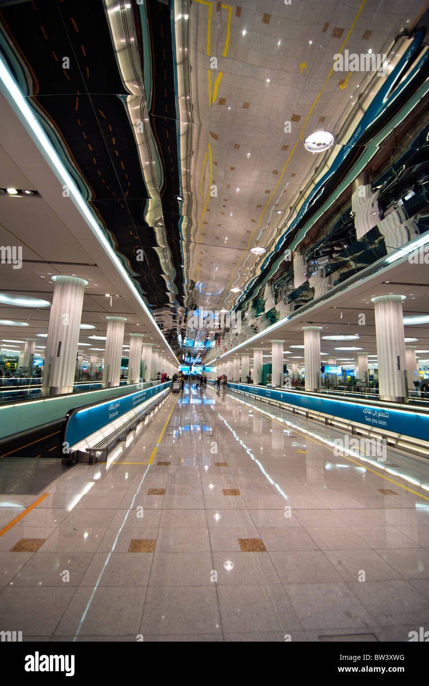 L'intérieur de l'Aéroport International de Dubaï Banque D'Images