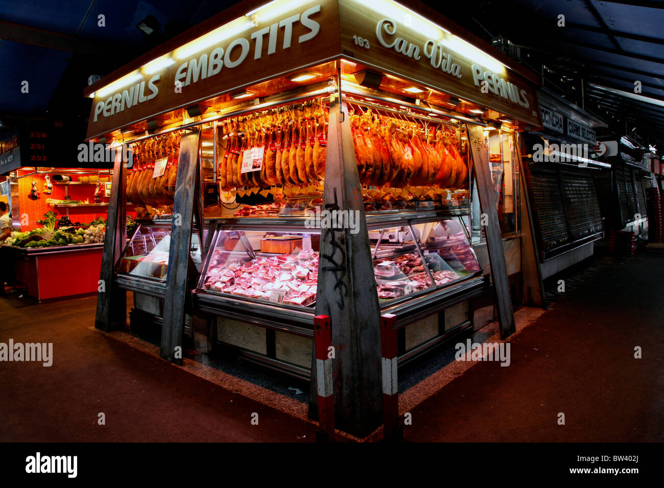 En vente à la viande du Mercat de la Boqueria, sur les Ramblas, Barcelone Banque D'Images