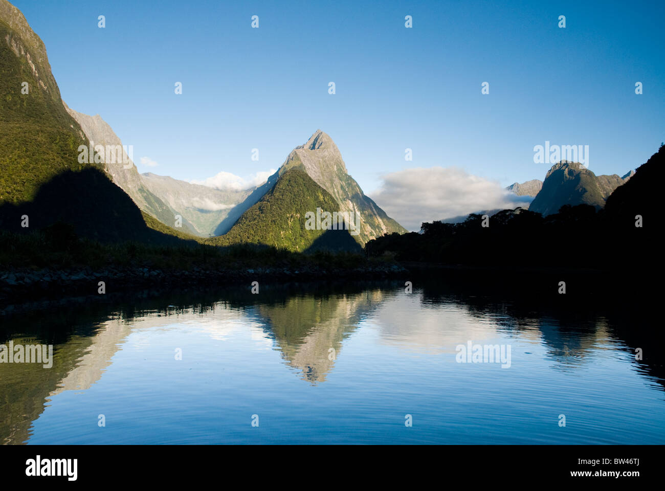 Mitre Peak, Parc National de Fiordland, Nouvelle-Zélande Banque D'Images