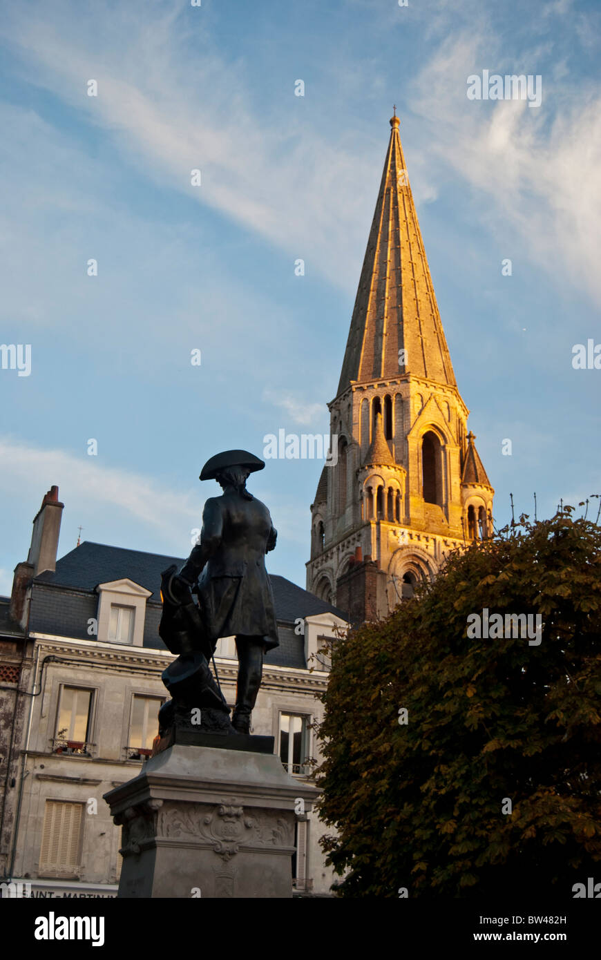 L'abbaye de la Trinité et statue de Rochambeau, Vendome sur loir, de la Loire, France Banque D'Images