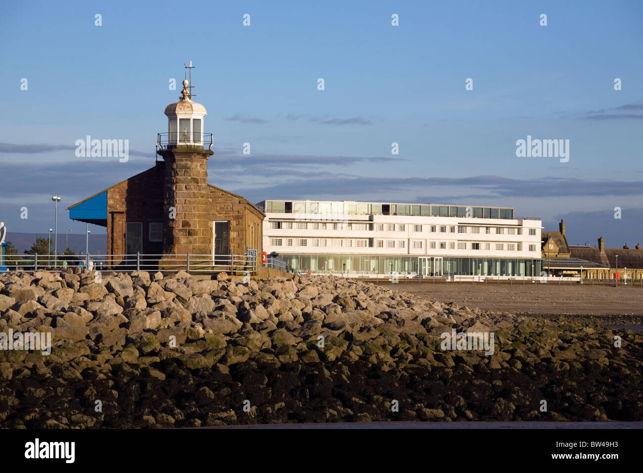 L'hôtel Midland à partir de la pierre jetée à Morecambe Banque D'Images
