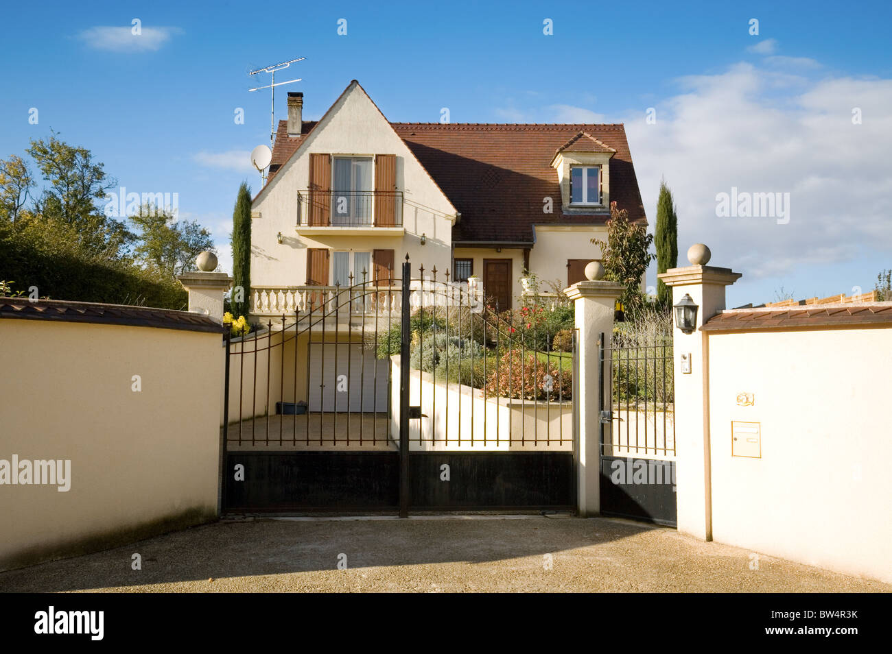 Une famille française moderne house, St Simeon village Ile de France Nord de la France Banque D'Images