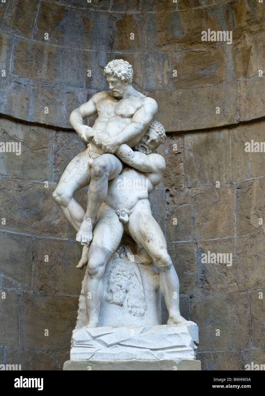 Statue d'Héraclès wrestling le géant Antée au Palais Pitti Banque D'Images