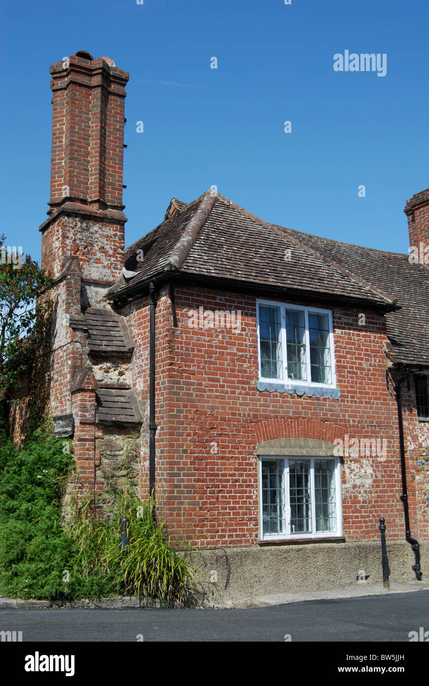 Ancien et pittoresque cottage en brique à Shere. Près de Dorking. Surrey. L'Angleterre Banque D'Images