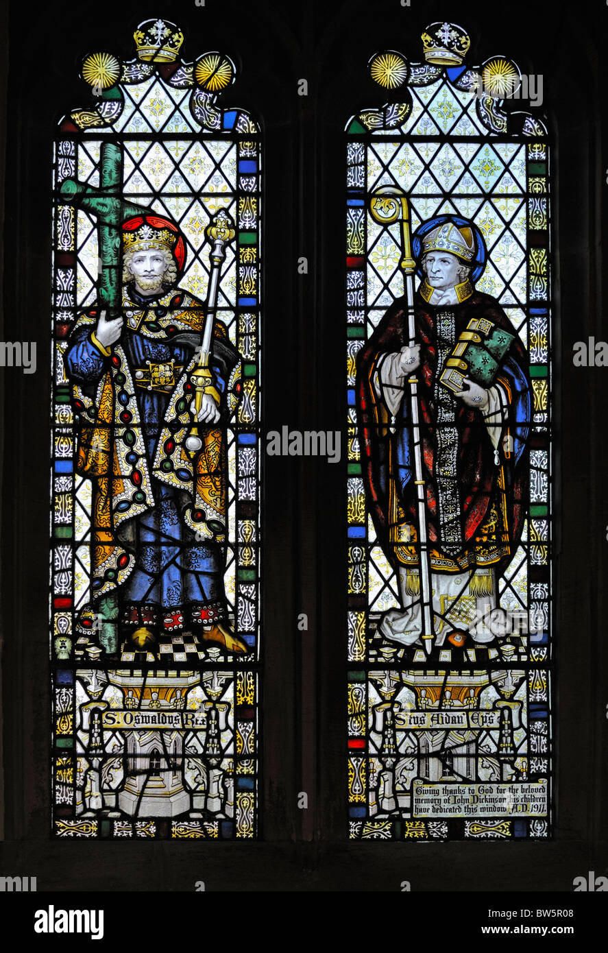 Saint Oswald et Saint Aidan, Nef côté Nord fenêtre. Église de Saint Michel. Lamplugh, Cumbria, Angleterre, Royaume-Uni, Europe. Banque D'Images