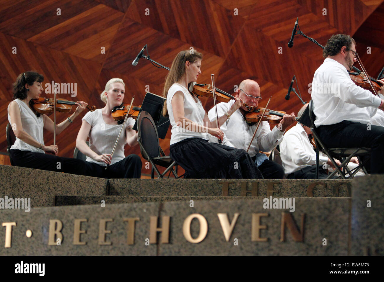 Boston Landmarks Orchestre présente à la Shell Hatch à Boston, Massachusetts Banque D'Images