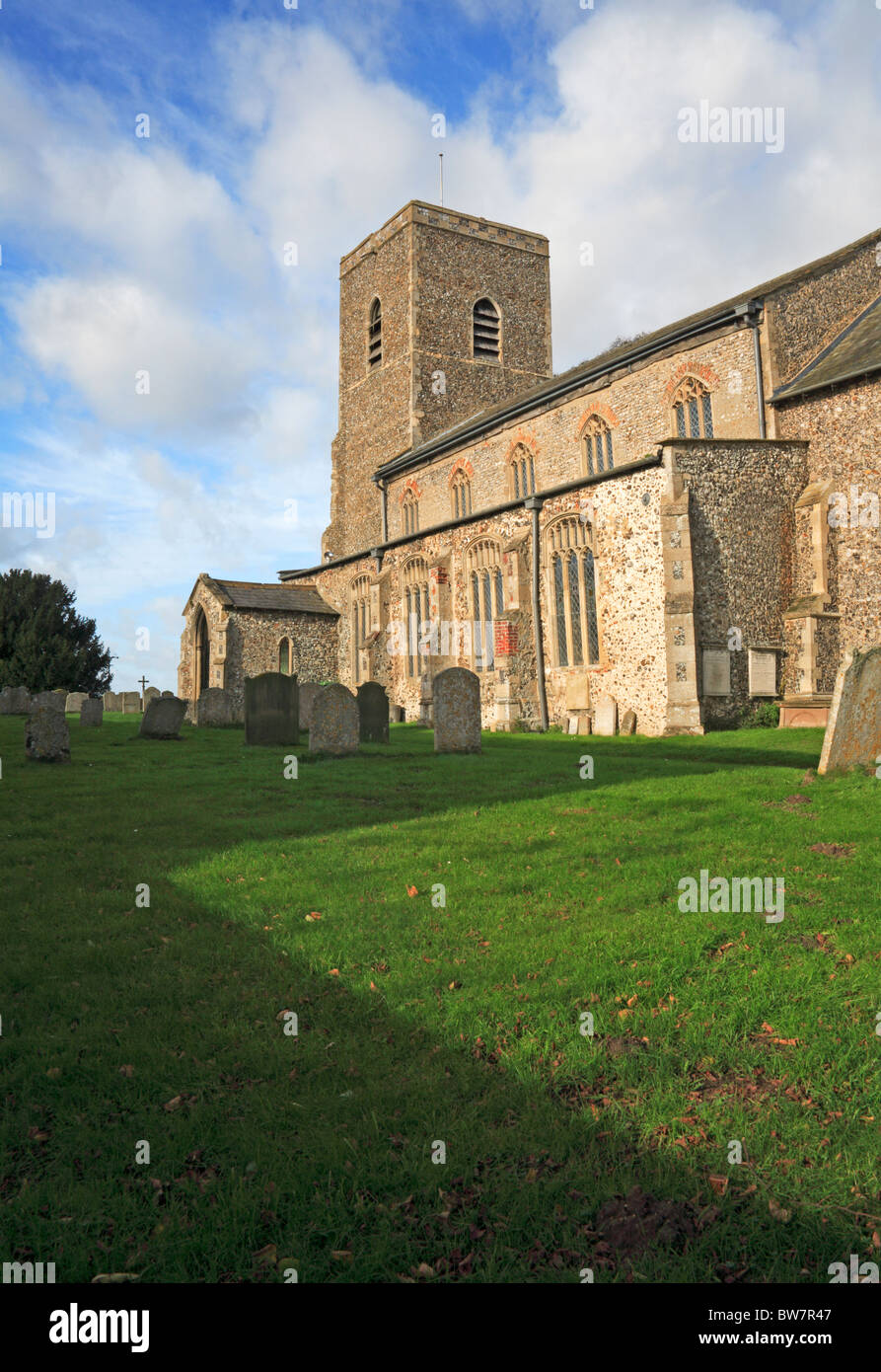 L'Église de Tous les Saints à Marsham, Norfolk, Angleterre, Royaume-Uni. Banque D'Images