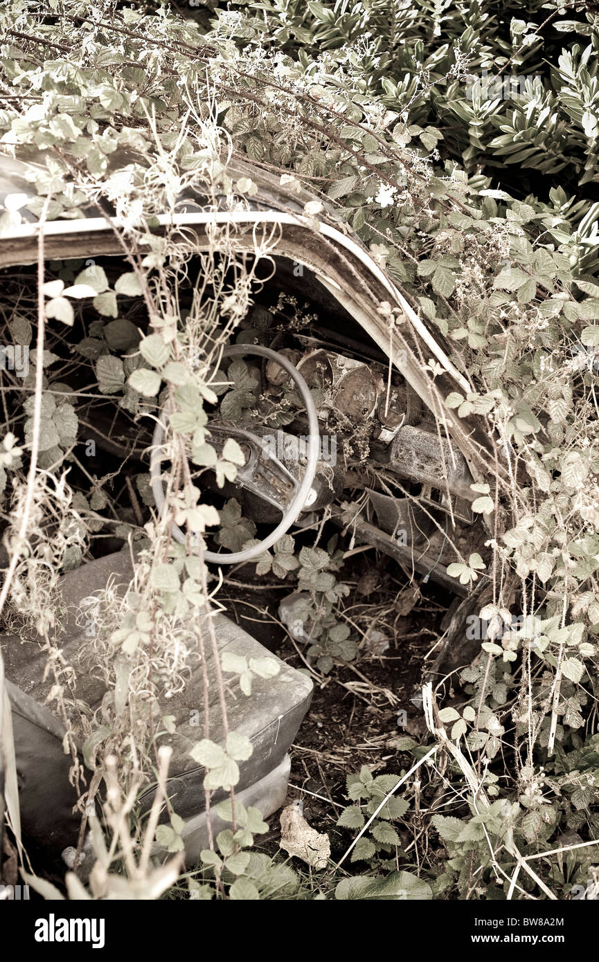 Envahi par la voiture abandonnée à Westward Ho ! Devon UK Banque D'Images