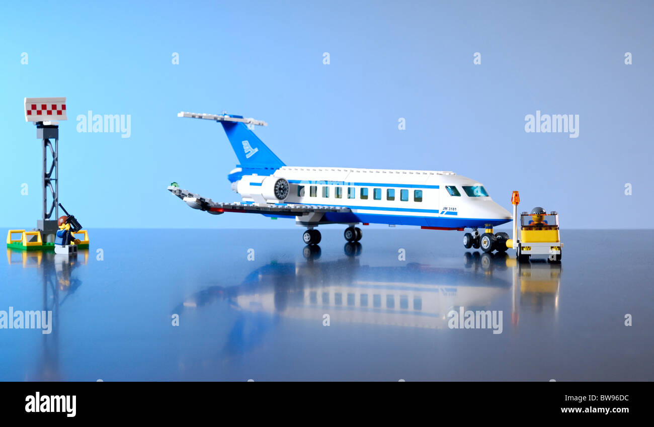 Lego airplane Banque de photographies et d'images à haute résolution - Alamy