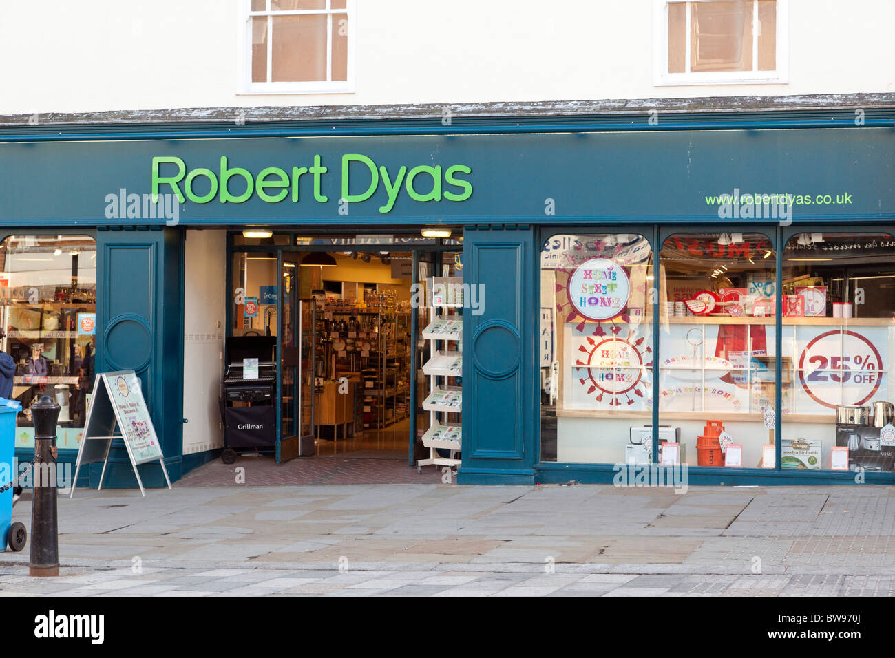 Robert Dyas ustensiles shop in UK Banque D'Images