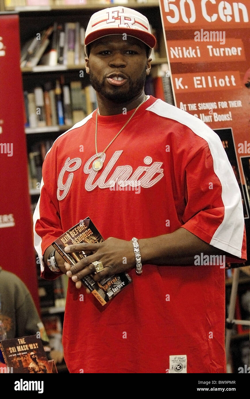 MTV/Portefeuille et le rappeur 50 Cent Lancer G-Unit Books Photo Stock -  Alamy