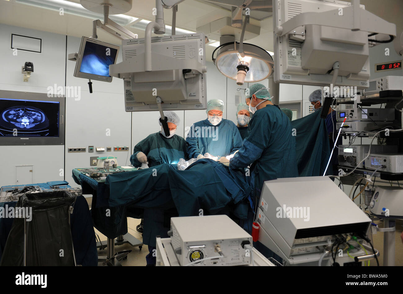 Salle d'opération de l'avenir. Salle d'opération de l'hôpital d'urgence à Berlin, Allemagne Banque D'Images