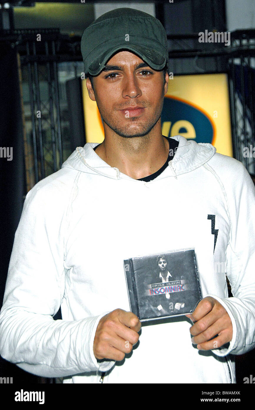 CD d'Insomniac Signature par Enrique Iglesias Banque D'Images