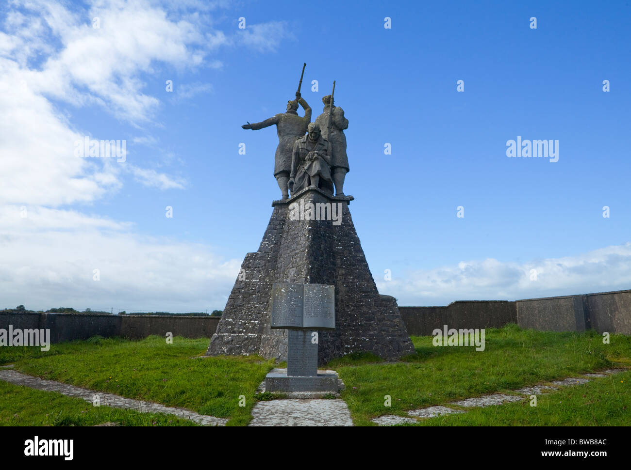 La guerre d'indépendance militaire commémorative à Shankhill Memorial Cross, Elphin, comté de Roscommon, Irlande Banque D'Images