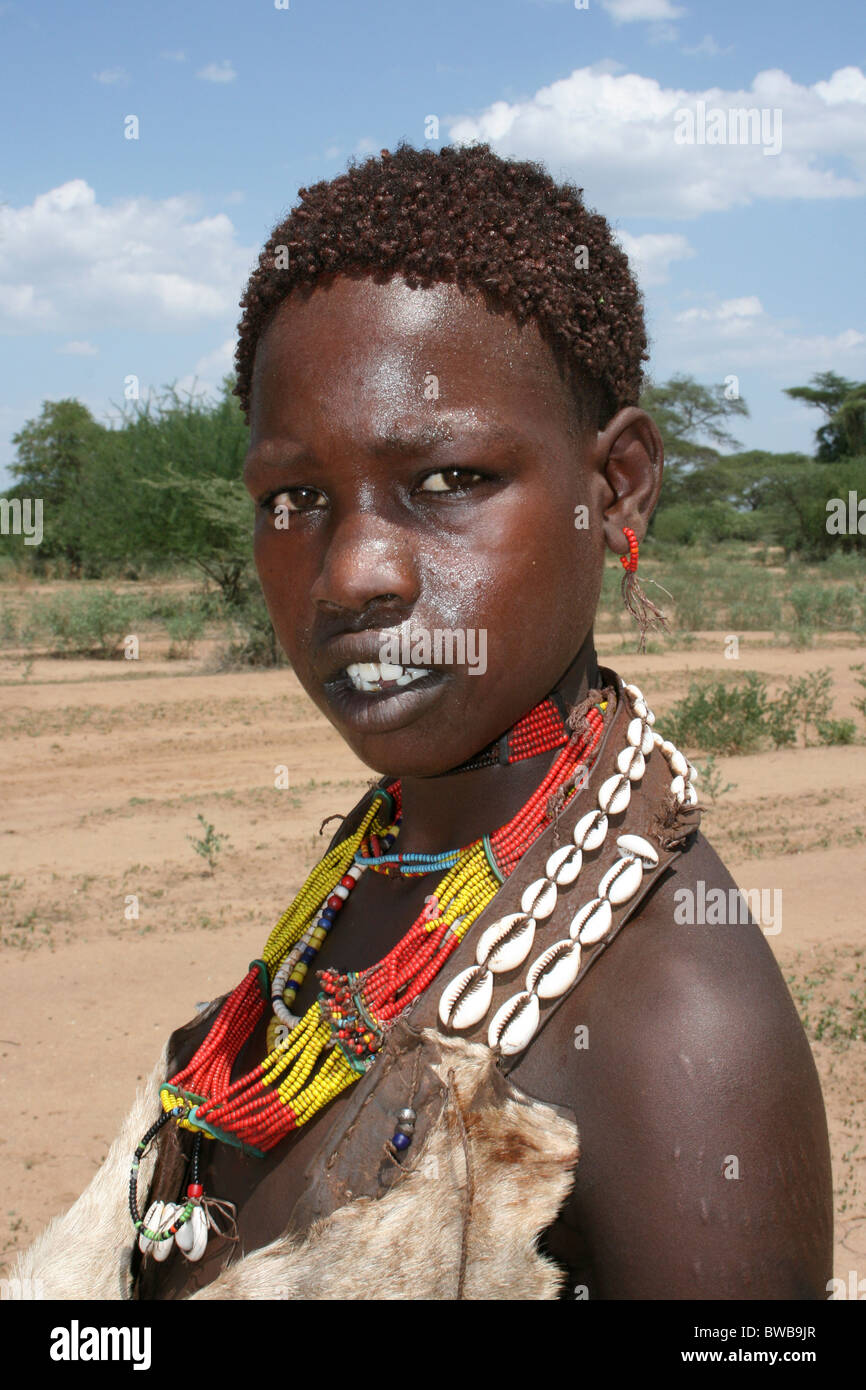 Jeune femme tribu Hamer, vallée de l'Omo, Ethiopie Banque D'Images