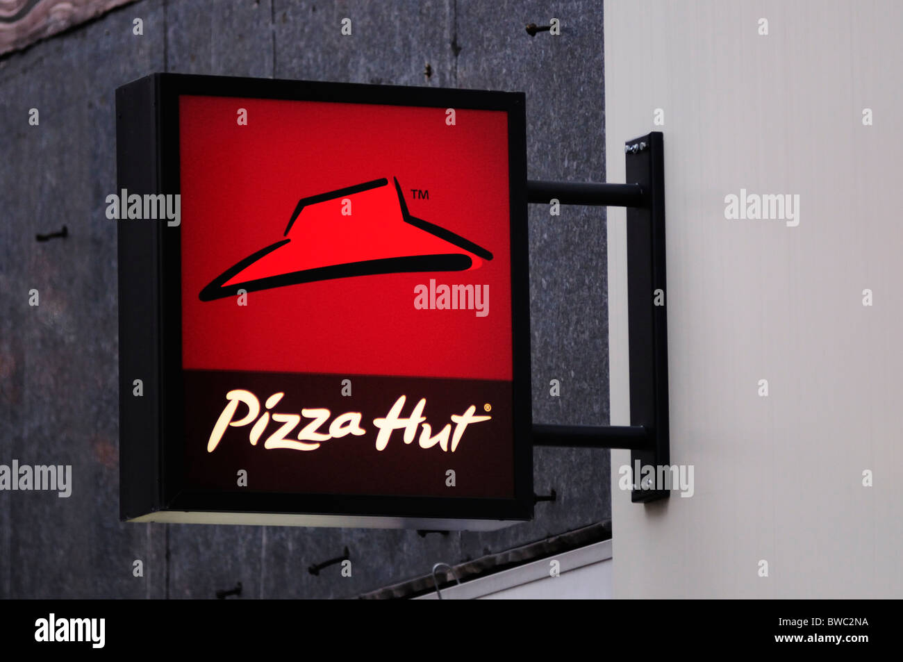 Pizza Hut Inscrivez-Logo, London, England, UK Banque D'Images