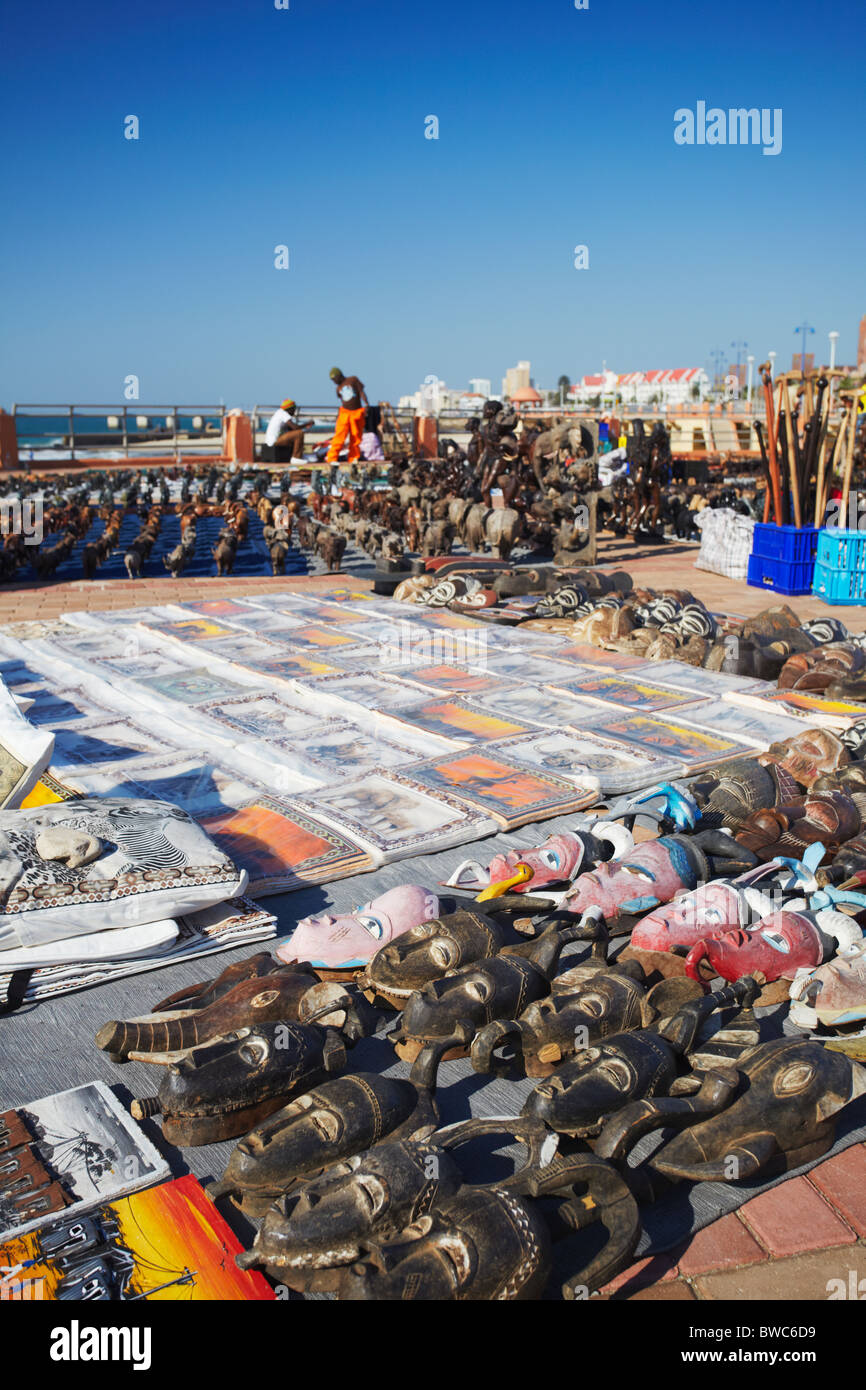 Souvenirs d'Afrique pour la vente sur la rue, Summerstrand, Port Elizabeth, Eastern Cape, Afrique du Sud Banque D'Images