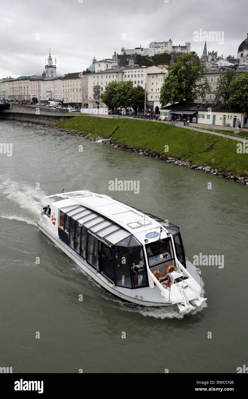 Bateau de croisière de la Salzach, la rivière Salzach, Salzbourg, Autriche Banque D'Images