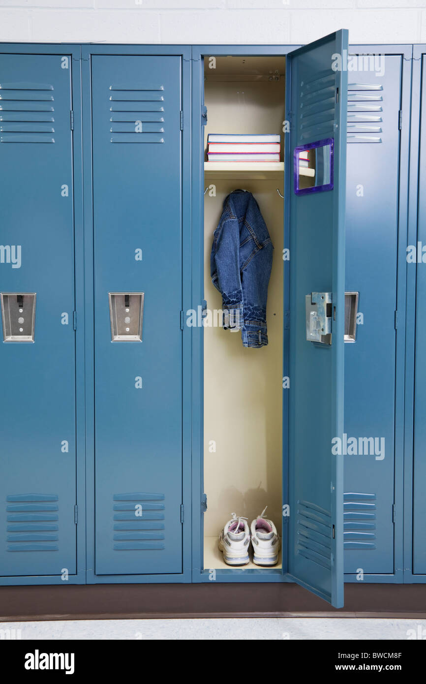 États-unis, Illinois, Metamora, casier ouvert à l'école Photo Stock - Alamy