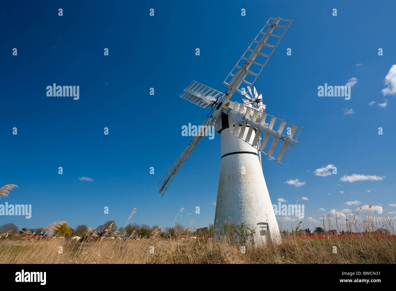 Dyke Thurne,Moulin de Drainage Thurne, Norfolk, Angleterre Banque D'Images