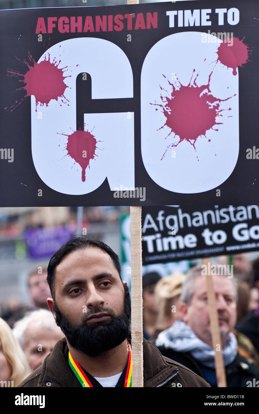 20/11/2010 La Coalition contre la guerre rassemblement à Trafalgar Square pour l'Afghanistan : le temps d'aller à la campagne Banque D'Images