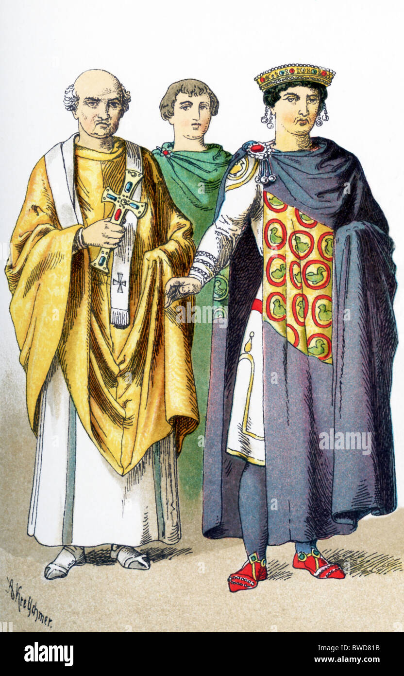 Les chiffres sont byzantins entre 300 à 700 après J.-C.. Ils sont, de gauche à droite : Mgr Maximianus, un noble, l'empereur Justinien. Banque D'Images