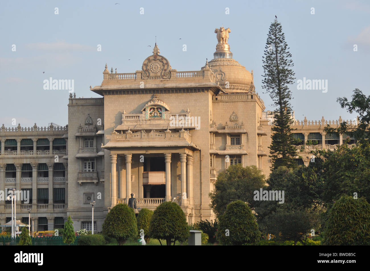 Une vue latérale de la maison locale des législatures à Bengaluru (Bangalore), Inde Banque D'Images