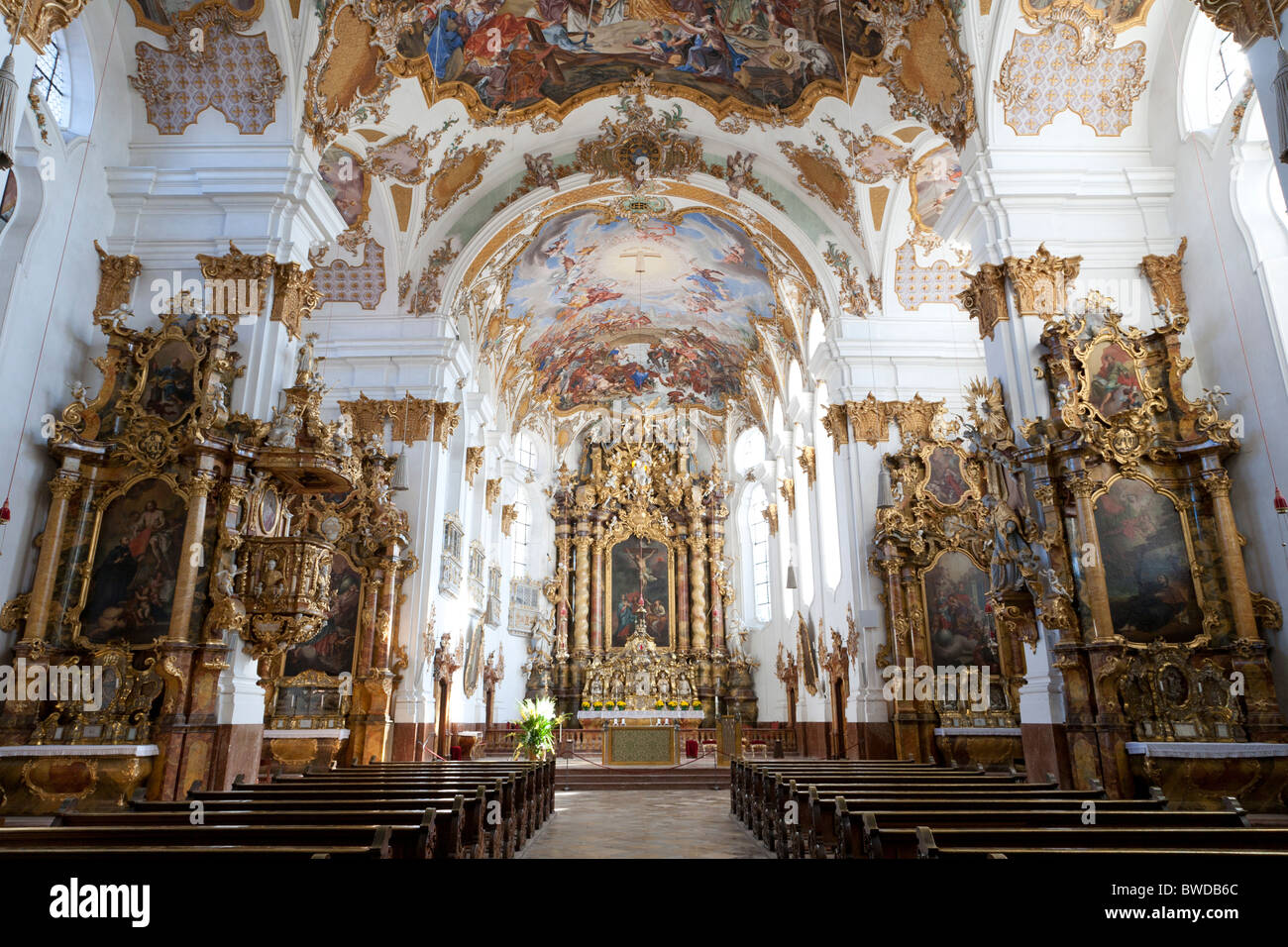 -HEILIG KREUZ-KIRCHE, église rococo, l'intérieur, fresques au plafond de Felix Anton Scheffler, Landsberg am Lech Bavière, Allemagne Banque D'Images